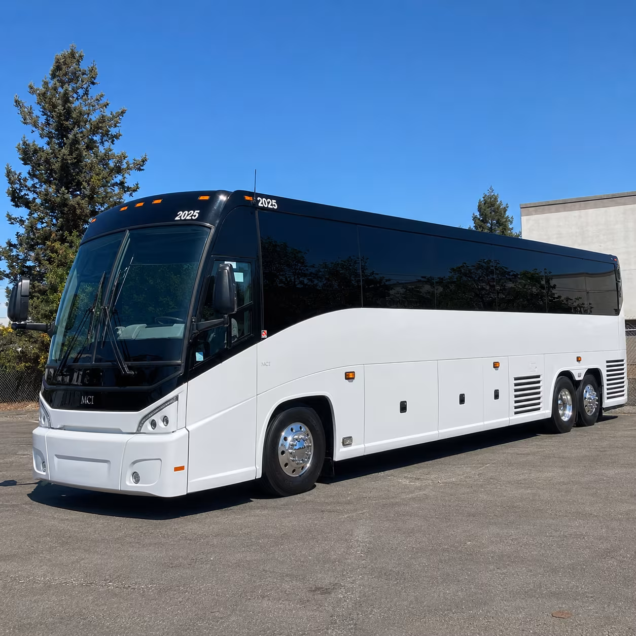book conference and event shuttle buses for the omni interlocken hotel